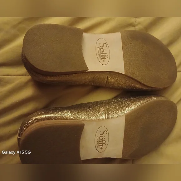 Sofft Gold Ballet Flats EUC - Picture 2 of 4